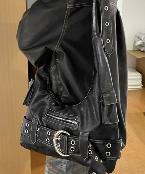 MEMECLE(メメクル)の「【 MEMECLE / メメクル 】2way Y2Kベルテッドショルダーバッグ(ショルダーバッグ・レディース・ブルー/ブラック・FREE)」の2枚目の写真