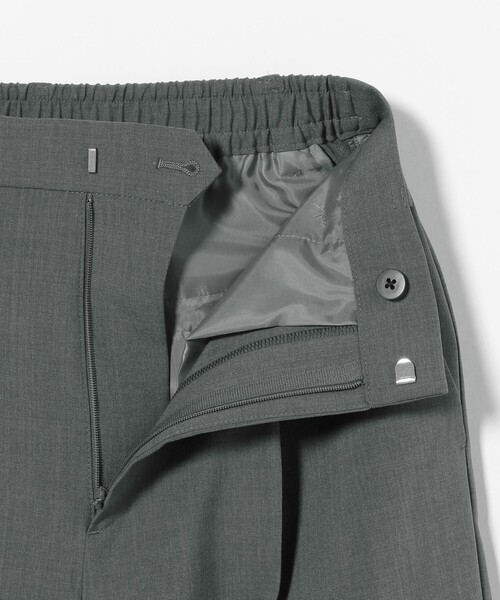 BEAUTY&YOUTH UNITED ARROWS(ビューティーアンドユースユナイテッドアローズ)の「タック テーパード パンツ -接触冷感/吸水速乾/防シワ-(スラックス・レディース・モカ/グレー/ブラック・XS/L/S/M)」の6枚目の写真