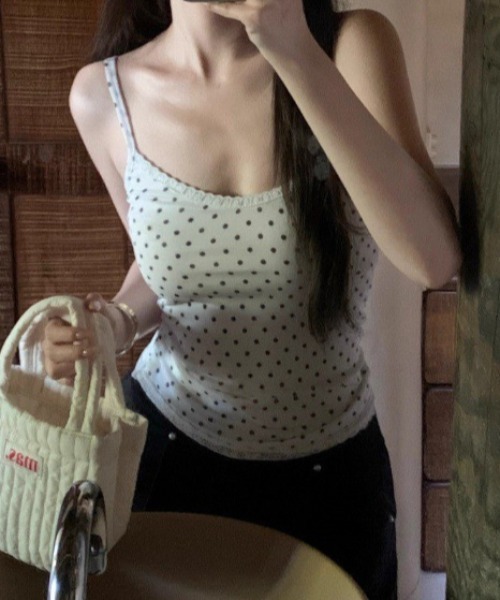 Mejoul(メジュール)の「ドット柄キャミソール(キャミソール・レディース・ホワイト/ブラック・F)」の6枚目の写真