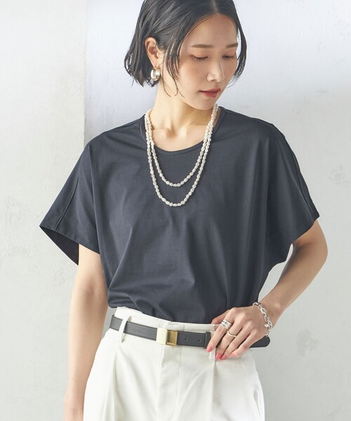 SHIPS(シップス)の「【SHIPS別注】assiette:〈手洗い可能〉プレミアム 天竺 Uネック TEE(Tシャツ/カットソー・レディース・ホワイト/ライトグリーン/ネイビー・ONE SIZE)」の3枚目の写真