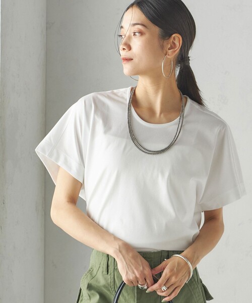 SHIPS(シップス)の「【SHIPS別注】assiette:〈手洗い可能〉プレミアム 天竺 Uネック TEE(Tシャツ/カットソー・レディース・ホワイト/ライトグリーン/ネイビー・ONE SIZE)」の1枚目の写真
