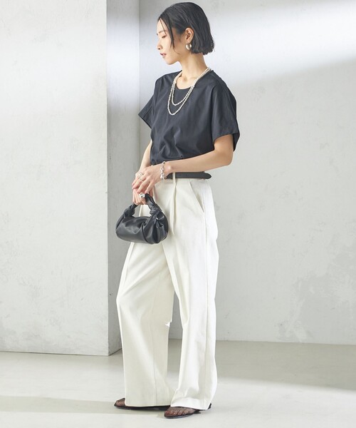 SHIPS(シップス)の「【SHIPS別注】assiette:〈手洗い可能〉プレミアム 天竺 Uネック TEE(Tシャツ/カットソー・レディース・ホワイト/ライトグリーン/ネイビー・ONE SIZE)」の9枚目の写真