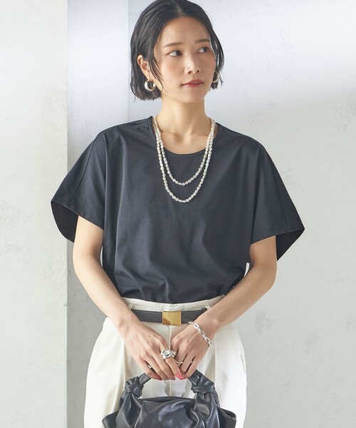 SHIPS(シップス)の「【SHIPS別注】assiette:〈手洗い可能〉プレミアム 天竺 Uネック TEE(Tシャツ/カットソー・レディース・ホワイト/ライトグリーン/ネイビー・ONE SIZE)」の4枚目の写真