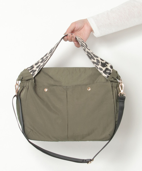 ikka（イッカ）の「撥水ナイロン2WAYショルダーバッグ（ショルダーバッグ・レディース・ブラック/ライム・FREE）」の2枚目の写真