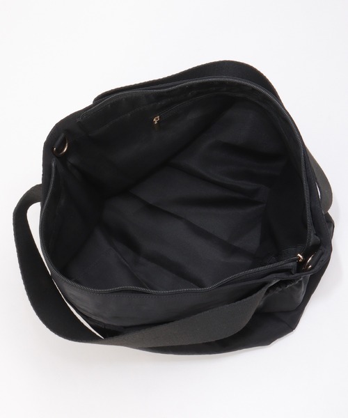 ikka（イッカ）の「撥水ナイロン2WAYショルダーバッグ（ショルダーバッグ・レディース・ブラック/ライム・FREE）」の6枚目の写真