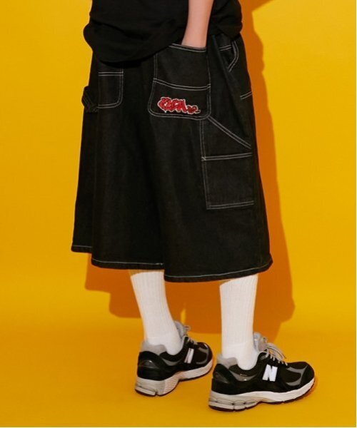 GLAZOS（グラソス）の「【大人向けサイズあり】ダブルニーペインターバギーショーツ_GLSW（デニムパンツ・キッズ・ダークブルー/ブラック・S/LL/M/L）」の2枚目の写真