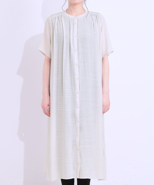 SHOO・LA・RUE（シューラルー）の「さらさら ドビーギャザー シャツワンピース（ワンピース・レディース・ネイビー/ダークブラウン/ナチュラル・04/03/02/01）」の16枚目の写真