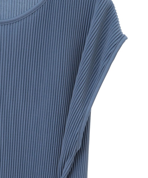 SOFFITTO（ソフィット）の「クリスタルプリーツ無地セットアップ(取り扱い店舗限定)（Tシャツ/カットソー・レディース・ブラック/ブルー/グレイッシュベージュ・FREE）」の14枚目の写真