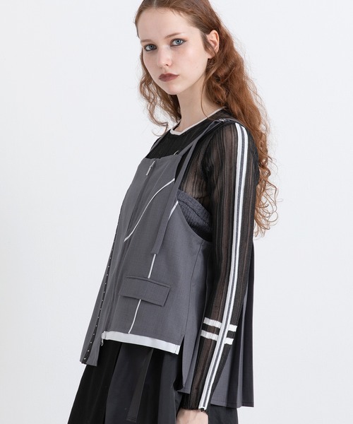 AULA AILA（アウラアイラ）の「バックプリーツキャミソールトップス（ベスト・レディース・グレイッシュベージュ/ブラック/グレー・0）」の17枚目の写真