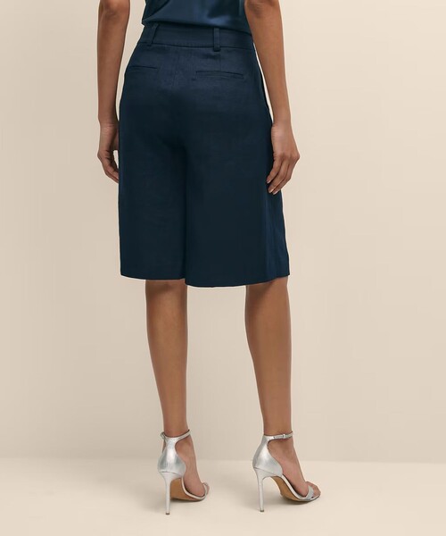 BROOKS BROTHERS(ブルックスブラザーズ)の「リネン ワイドレッグ キュロットショーツ(その他パンツ・レディース・ネイビー・2/0/4)」の2枚目の写真