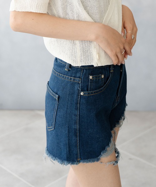 Asterellivi(アステレリビ)の「ダメージ加工クラッシュデニムショートパンツ(デニムパンツ・レディース・インディゴブルー/ホワイト/ライトブルー/ブラック/チャコールグレー・S/M/L)」の20枚目の写真