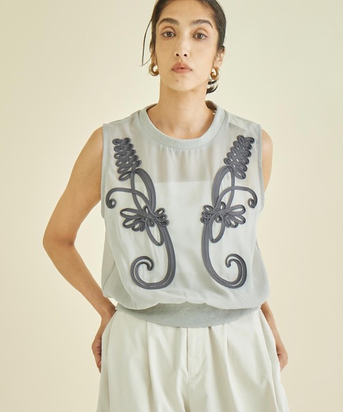 Settimissimo(セッティミッシモ)の「モチーフコード刺繍 シアーノースリーブプルオーバー(Tシャツ/カットソー・レディース・グレー/ブラック/ベージュ・FREE)」の10枚目の写真