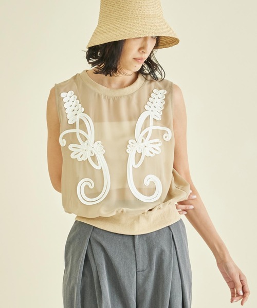 Settimissimo(セッティミッシモ)の「モチーフコード刺繍 シアーノースリーブプルオーバー(Tシャツ/カットソー・レディース・グレー/ブラック/ベージュ・FREE)」の21枚目の写真