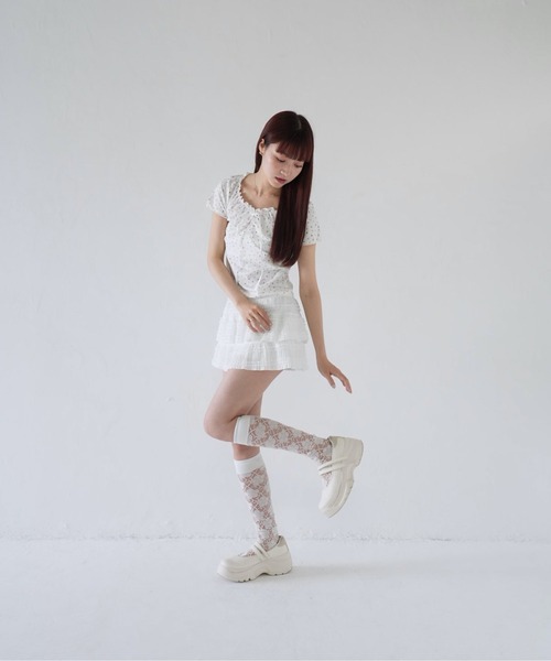 Uenui（ウニュイ）の「【 cunii 】 フローラル ルーシュド リボン トップ（シャツ/ブラウス・レディース・ホワイト/ベージュ系・FREE）」の15枚目の写真