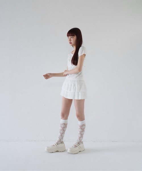 Uenui（ウニュイ）の「【 cunii 】 フローラル ルーシュド リボン トップ（シャツ/ブラウス・レディース・ホワイト/ベージュ系・FREE）」の19枚目の写真