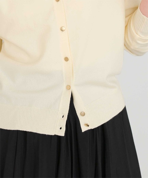 titivate(ティティベイト)の「なめらか手触りカシミヤタッチニットカーディガン(カーディガン/ボレロ・レディース・ネイビー/チャコール/キャメル/レッド/ホワイト系その他/アイボリー/ブラック・S/M/L)」の16枚目の写真