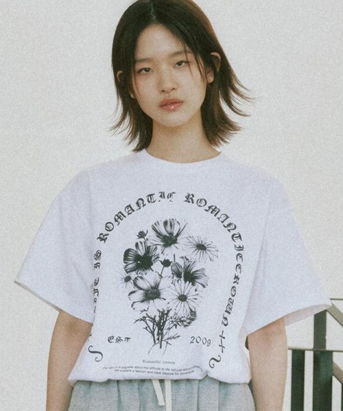 ROMANTIC CROWN(ロマンティッククラウン)の「A'GEM/9 × .kom 『ROMANTIC CROWN/ロマンティック クラウン』 COAL FLOWER T-SHIRT/コールフラワー Tシャツ(Tシャツ/カットソー・メンズ・ホワイト/チャコールグレー/ブラック・L/M)」の2枚目の写真
