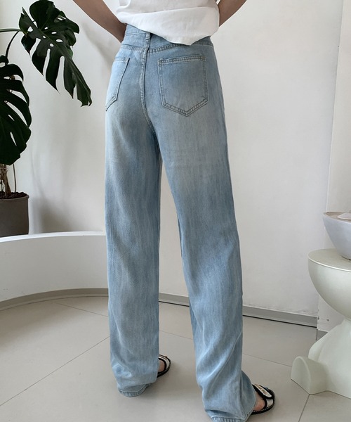 LOWO(ロワ)の「綿混シンプルハイウエストワイドデニムパンツ(デニムパンツ・レディース・ブルー・L/M/S)」の3枚目の写真