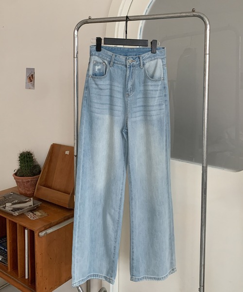 LOWO(ロワ)の「綿混シンプルハイウエストワイドデニムパンツ(デニムパンツ・レディース・ブルー・L/M/S)」の7枚目の写真