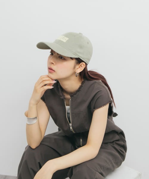 KBF(ケイビーエフ)の「プランプチェーンステッチCAP(キャップ・レディース・アイボリー/グリーン/ブラウン・ONE)」の3枚目の写真