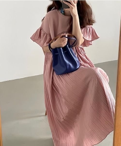 Aelina(エリナ)の「異素材切り替えワンピース(ワンピース・レディース・ブラック/ピンク・F)」の7枚目の写真