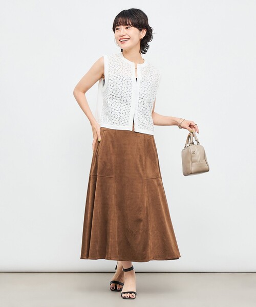 NOLLEY’S(ノーリーズ)の「《手洗い可能》フラワー刺繍生地ベスト(ベスト・レディース・ブラック/オフホワイト・38)」の5枚目の写真