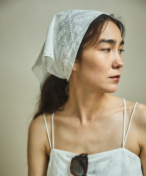 IENA（イエナ）の「レーススカーフ（バンダナ/スカーフ・レディース・ホワイト・FREE）」の19枚目の写真