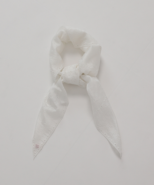 IENA（イエナ）の「レーススカーフ（バンダナ/スカーフ・レディース・ホワイト・FREE）」の7枚目の写真