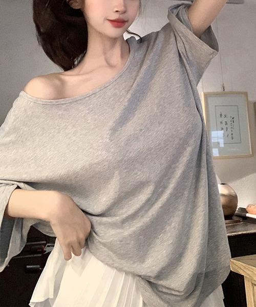 Songe(ソンジュ)の「バックオープンオーバーサイズ半袖Tシャツ(Tシャツ/カットソー・レディース・ホワイト/グレー/ブラック・M/L)」の14枚目の写真