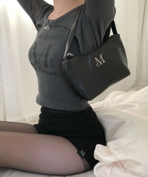 MUCENT（ムセント）の「【日本未発売/WEB限定】MUCENT(ムセント)/軽量 コンパクト ショルダー ハンドバッグ/MORIN METAL LOGO COMPACT SHOULDER BAG（ショルダーバッグ・レディース・ブラック・FREE）」の10枚目の写真