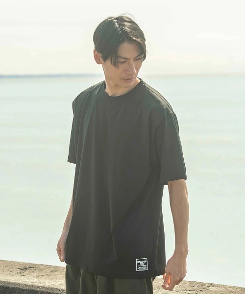 BEACHED DAYS(ビーチドデイズ)の「【BEACHED DAYS/ビーチドデイズ】DRY TEE 速乾性素材 ランニングウエア Tシャツ(Tシャツ/カットソー・メンズ・オレンジ/ブルー/ホワイト/ブラック・LARGE/X-LARGE/MEDIUM)」の2枚目の写真