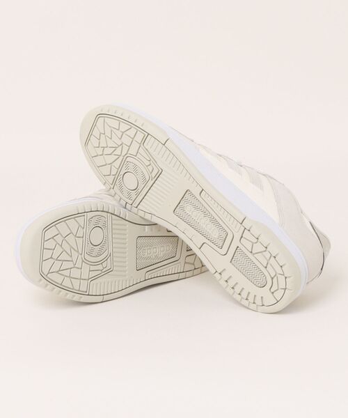 adidas(アディダス)の「【adidas】RAPID COURT LOW(スニーカー・メンズ・ライトグレー・25.5cm/26.0cm/26.5cm/27.0cm/27.5cm/28.0cm/29.0cm)」の3枚目の写真