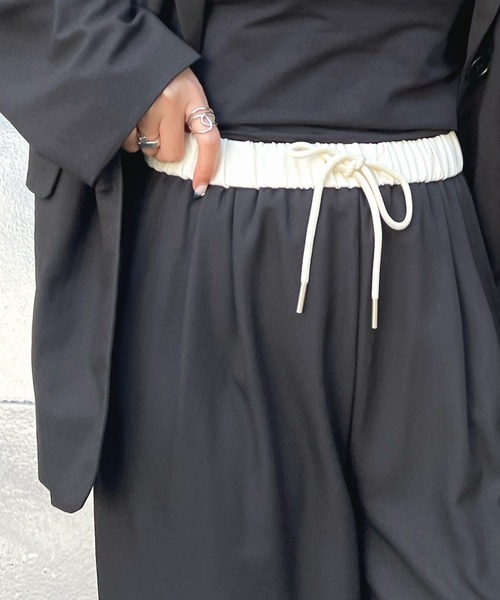 ABYS(アビス)の「ウエスト配色リラックススラックス(スラックス・レディース・グレー/ブラック・MEDIUM)」の11枚目の写真