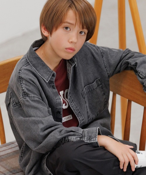 GLOBAL WORK（グローバルワーク）の「GOODデニムシャツ長袖/575587（シャツ/ブラウス・キッズ・ブラック/ブルー・140cm/160cm/150cm）」の2枚目の写真