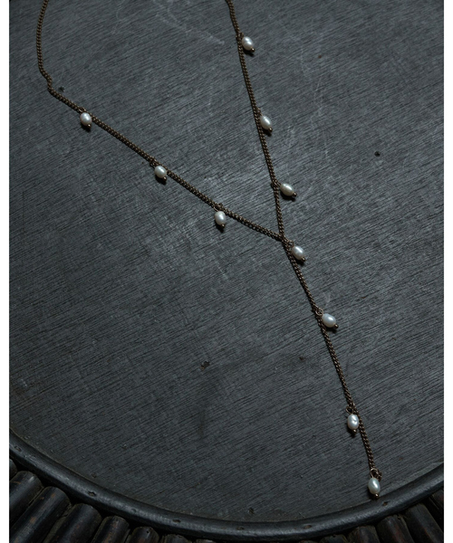 Rouge vif(ルージュヴィフ)の「【PETIT MOMENTS/プティ・モーメント】パールチェーンネックレス Drop Lariat NL(ネックレス・レディース・ゴールド・フリー)」の7枚目の写真