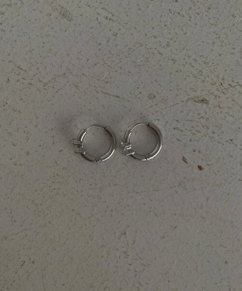 DouDou(ドゥドゥ)の「【インフルエンサー SAKURA企画】アレルギー対応 スターピアス(ピアス(両耳用)・レディース・シルバー/ゴールド・FREE)」の4枚目の写真