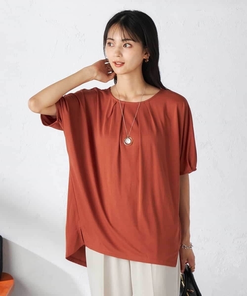 a.v.v（アーヴェヴェ）の「【接触冷感/UVカット/吸水速乾】タックチュニックカットソー（Tシャツ/カットソー・レディース・ブルー/オレンジ/ネイビー・38/36/40）」の5枚目の写真