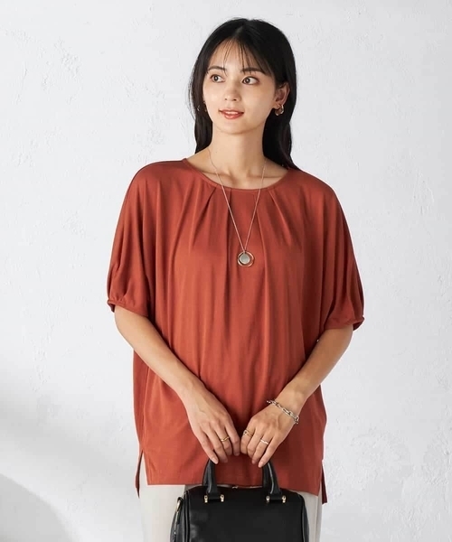 a.v.v（アーヴェヴェ）の「【接触冷感/UVカット/吸水速乾】タックチュニックカットソー（Tシャツ/カットソー・レディース・ブルー/オレンジ/ネイビー・38/36/40）」の6枚目の写真