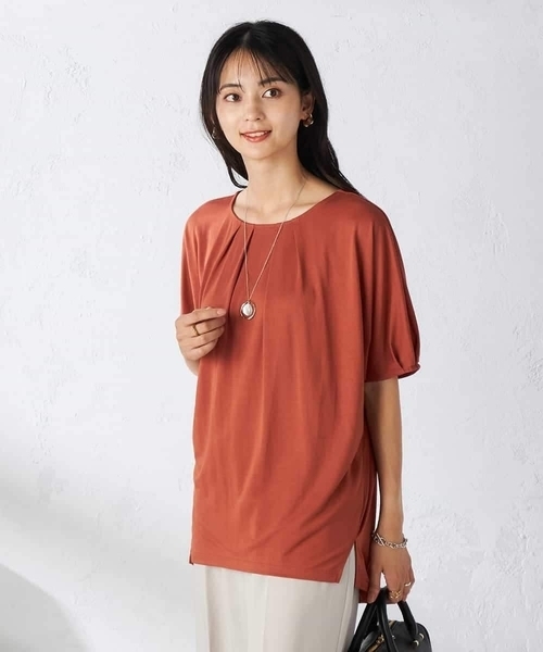 a.v.v（アーヴェヴェ）の「【接触冷感/UVカット/吸水速乾】タックチュニックカットソー（Tシャツ/カットソー・レディース・ブルー/オレンジ/ネイビー・38/36/40）」の7枚目の写真