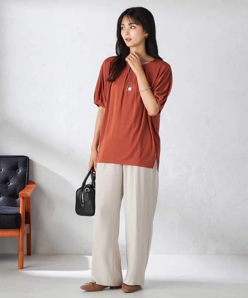 a.v.v（アーヴェヴェ）の「【接触冷感/UVカット/吸水速乾】タックチュニックカットソー（Tシャツ/カットソー・レディース・ブルー/オレンジ/ネイビー・38/36/40）」の8枚目の写真