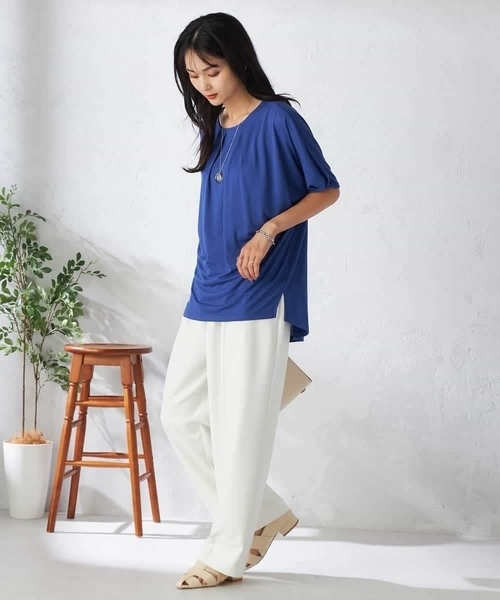a.v.v（アーヴェヴェ）の「【接触冷感/UVカット/吸水速乾】タックチュニックカットソー（Tシャツ/カットソー・レディース・ブルー/オレンジ/ネイビー・38/36/40）」の19枚目の写真