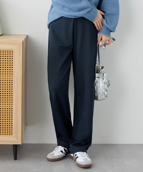 Viola e Viola(ヴィオラエヴィオラ)の「楽ちん美脚ポンチカーブパンツ(その他パンツ・レディース・ブラック/グレイッシュベージュ/カーキブラウン/ネイビー・M/L/LL/3L/4L/5L)」の17枚目の写真