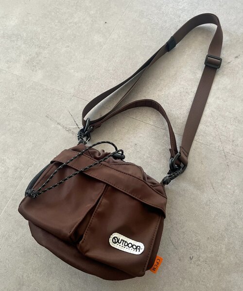 OUTDOOR PRODUCTS(アウトドアプロダクツ)の「巾着ミニショルダー(ショルダーバッグ・メンズ・ブラック/ブラウン/ネイビー・FREE)」の7枚目の写真