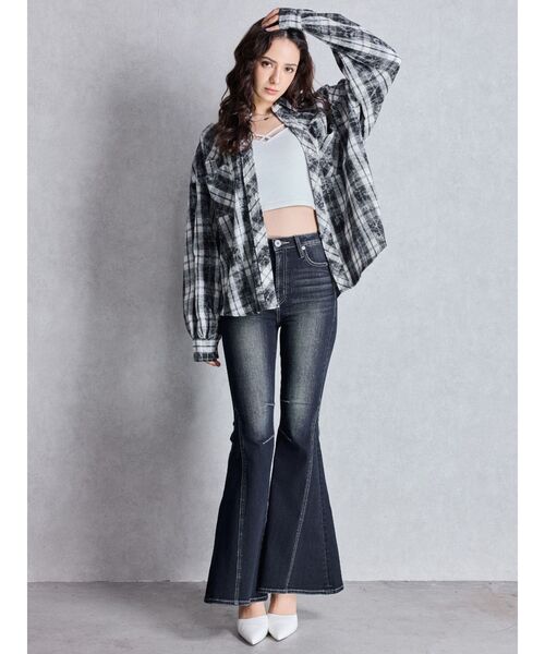 GYDA（ジェイダ）の「ハイウエストleg lengthフレアデニムパンツ（デニムパンツ・レディース・インディゴブルー/ライトブルー・X-SMALL/SMALL/MEDIUM）」の10枚目の写真