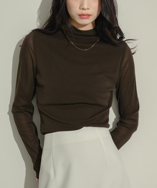 NEUNA(ヌナ)の「シアーモックネックトップス(Tシャツ/カットソー・レディース・アイボリー/ブラック/ブラウン・FREE)」の3枚目の写真