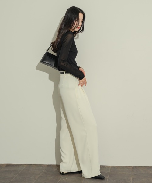 NEUNA(ヌナ)の「シアーモックネックトップス(Tシャツ/カットソー・レディース・アイボリー/ブラック/ブラウン・FREE)」の5枚目の写真