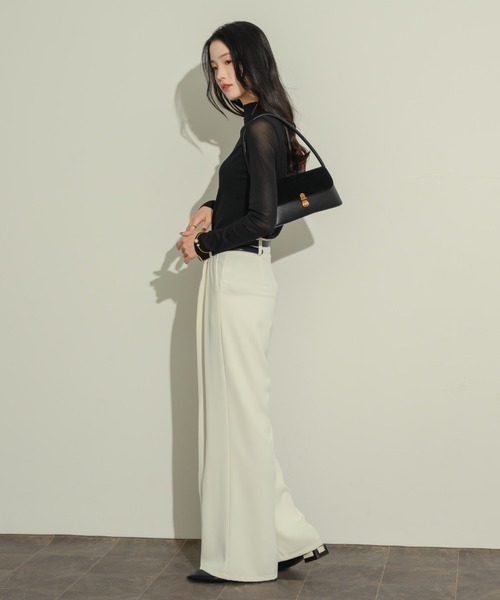 NEUNA(ヌナ)の「シアーモックネックトップス(Tシャツ/カットソー・レディース・アイボリー/ブラック/ブラウン・FREE)」の8枚目の写真