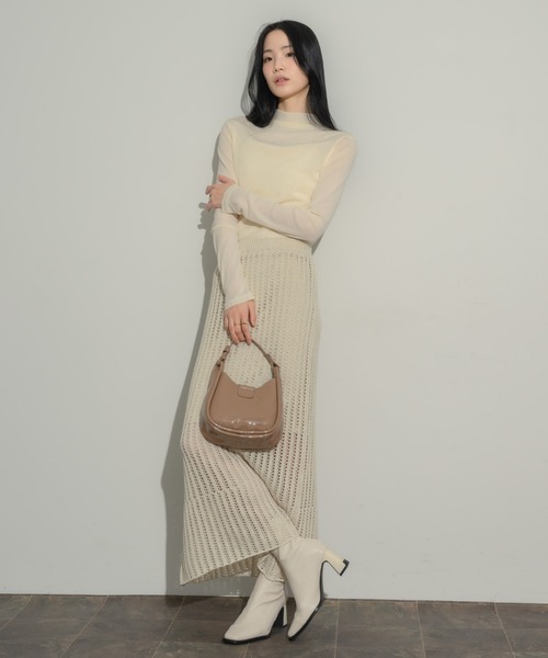 NEUNA(ヌナ)の「シアーモックネックトップス(Tシャツ/カットソー・レディース・アイボリー/ブラック/ブラウン・FREE)」の11枚目の写真