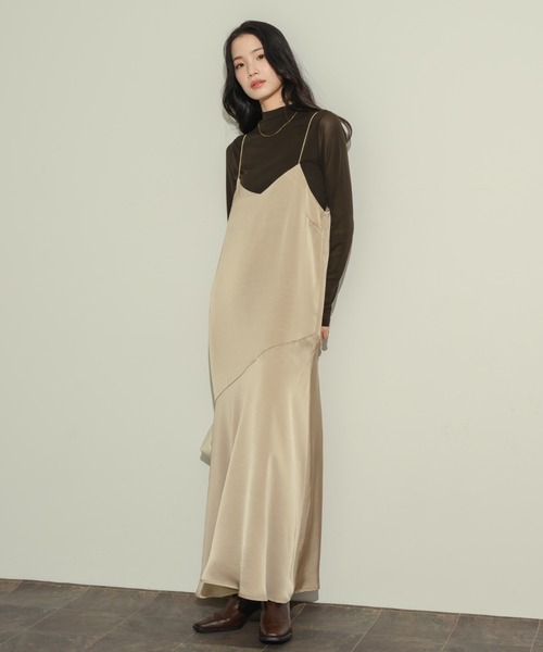 NEUNA(ヌナ)の「シアーモックネックトップス(Tシャツ/カットソー・レディース・アイボリー/ブラック/ブラウン・FREE)」の18枚目の写真