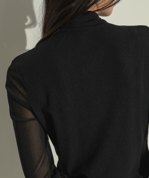 NEUNA(ヌナ)の「シアーモックネックトップス(Tシャツ/カットソー・レディース・アイボリー/ブラック/ブラウン・FREE)」の17枚目の写真